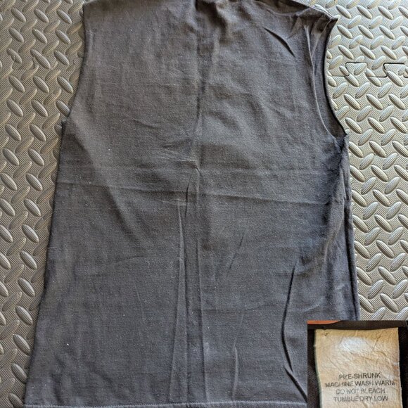 vintage tee - Picture 2 of 2